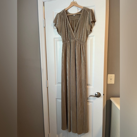 Baltic Born Athena Pleated Maxi Dress in Gold Size S - Picture 2 of 5